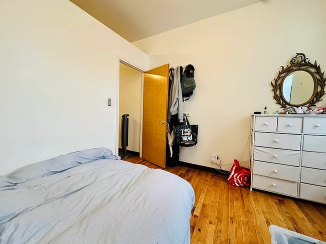 Photo - 344 E 9th St Unit Apt 14