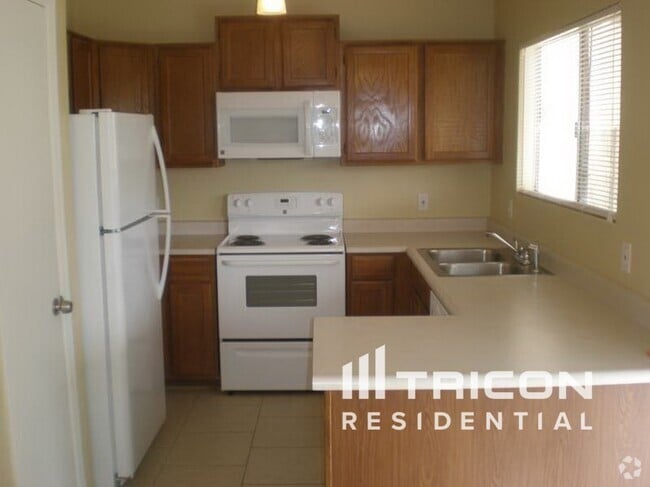Building Photo - 4513 N 106th Ave Rental
