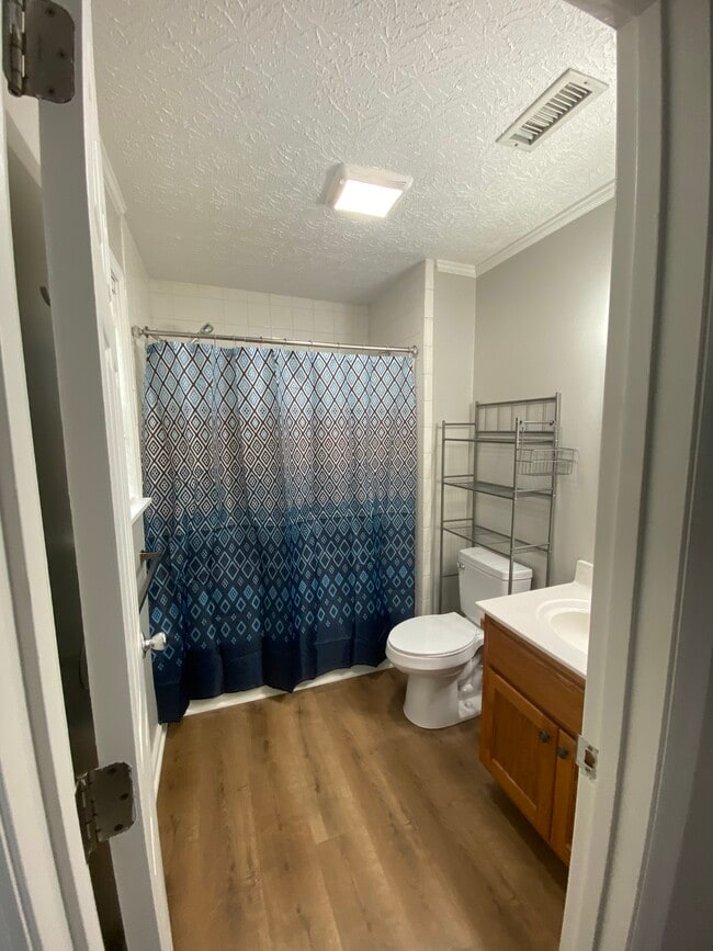 Photo - 193 Circle Dr