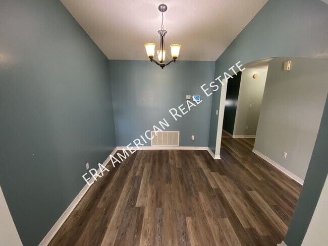 Photo - 192 Wright Cir