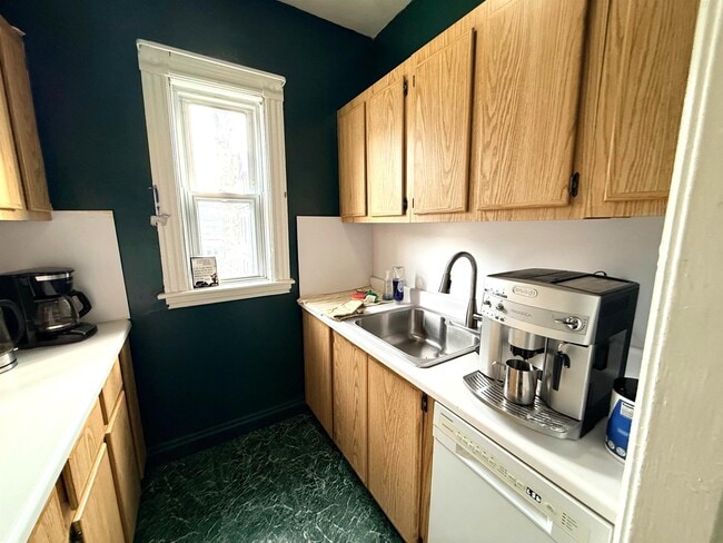 Photo - 42 Gibbens St