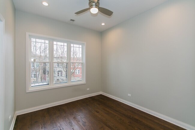 Photo - 3531 W Le Moyne St Unit 2