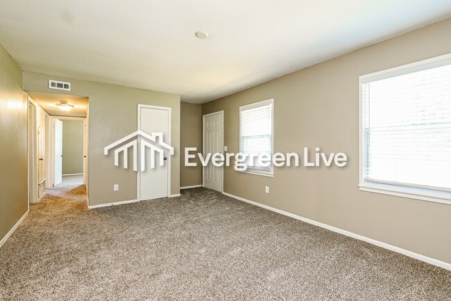 Photo - 4302 Vincent St