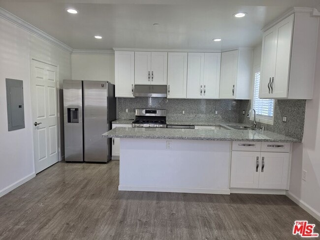 Photo - 2758 W 12th St