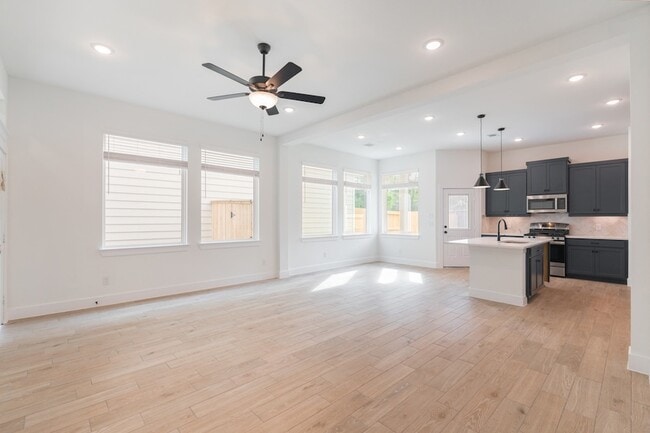 Photo - 140 Red Cascade Trl