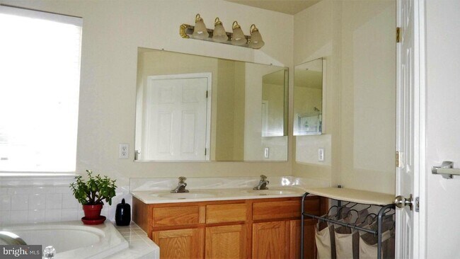 Photo - 1019 Railbed Dr