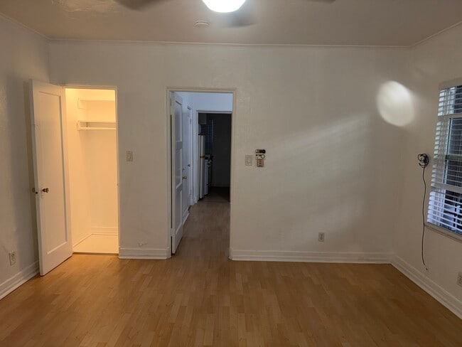 Photo - 1267 S Dunsmuir Ave Unit 1