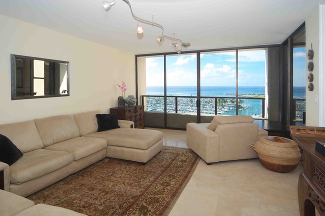 Building Photo - 1600 Ala Moana Blvd Unit Yacht Harbor Towers