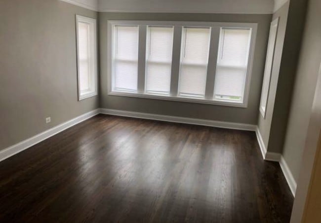 Building Photo - 4044 W Oakdale Ave Unit 2 Rental