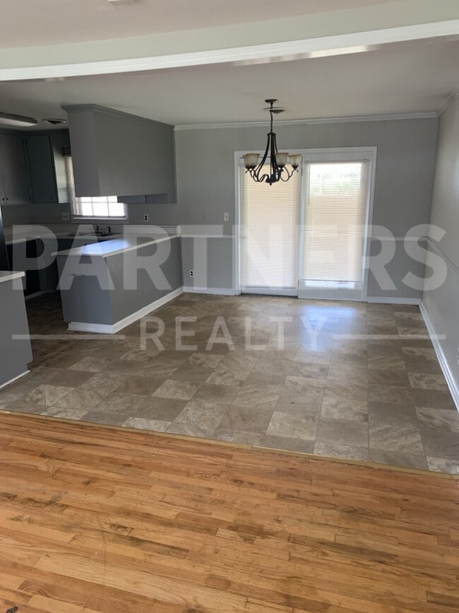 Photo - 3333 Carter Hill Rd