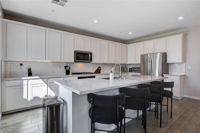 Photo - 871 Benning St