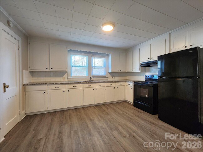 Photo - 29 Willowbrook Dr NW