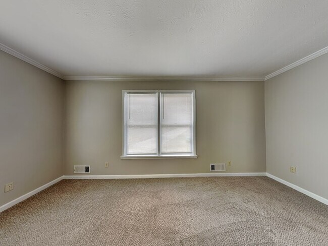 Photo - 308 Rebecca Ct