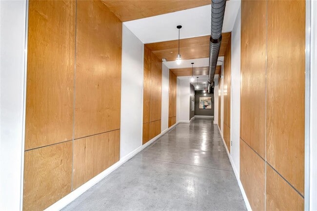 Photo - 2124 E 6th St Unidad 305