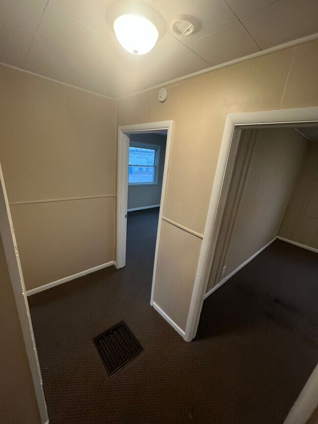 Photo - 614 E Streeter Ave Unit Apt 4