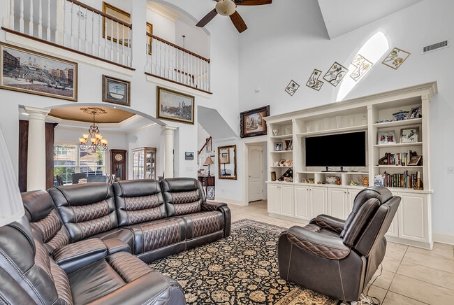 Photo - 801 Bluffview Dr