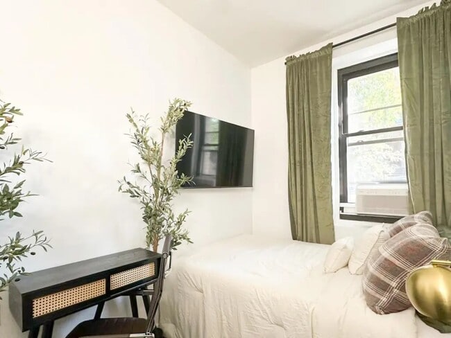 Photo - Furnished room/NOT APARTMENT Unit 1