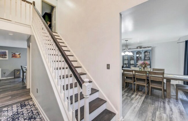 Photo - 128 Wilson Ct