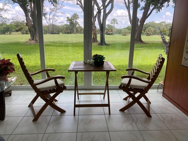 Building Photo - 1055 Country Club Dr Unit #106 Rental