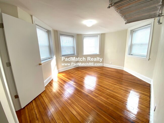 Photo - 7 Mount Hood Rd