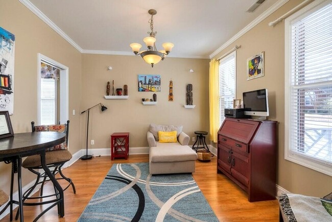 Photo - 3200 Mayflower Ln