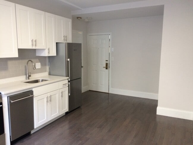 Building Photo - 38 Clearway St Unit 10