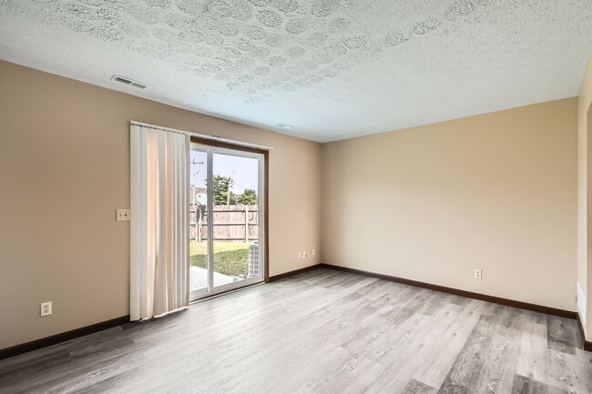 Photo - 6164 Fortin Ct