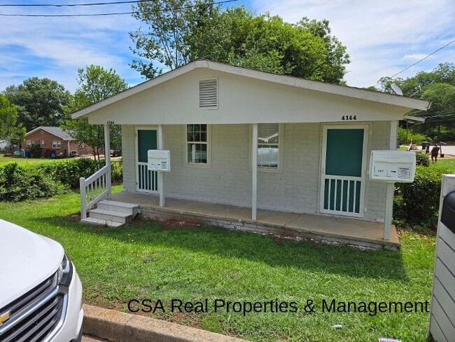 Photo - 4146 Briscoe St NW