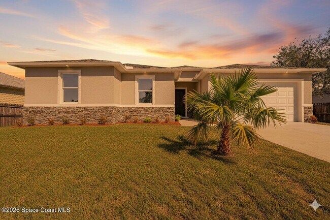 Photo - 1319 Schneider St SW