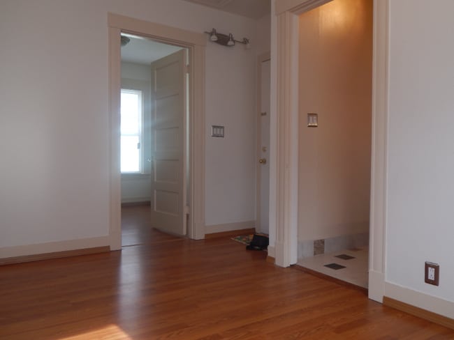 Photo - 2328 Hoyt Ave Unidad 3