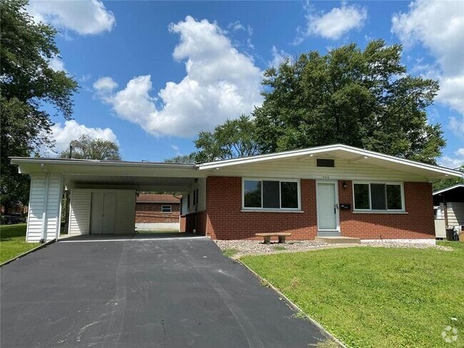 Building Photo - Fantastic 4bd/2ba home! Let yourself in!