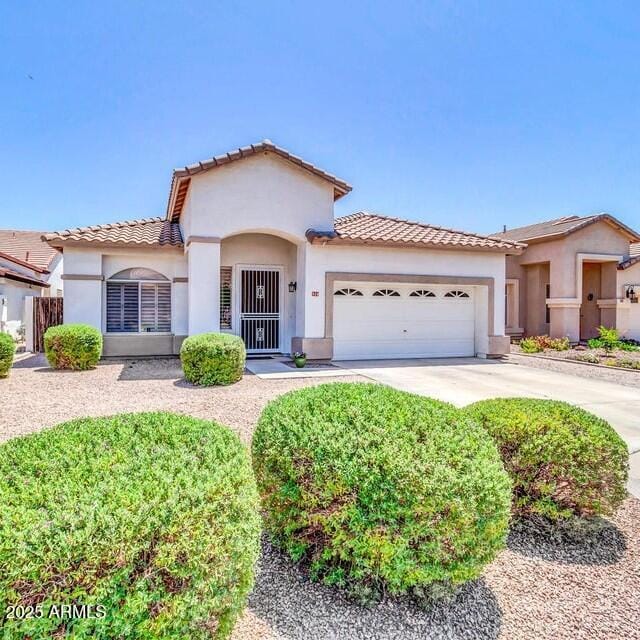 Building Photo - 925 W San Marcos Dr