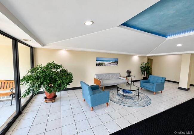 855 E Broadway Unit Le