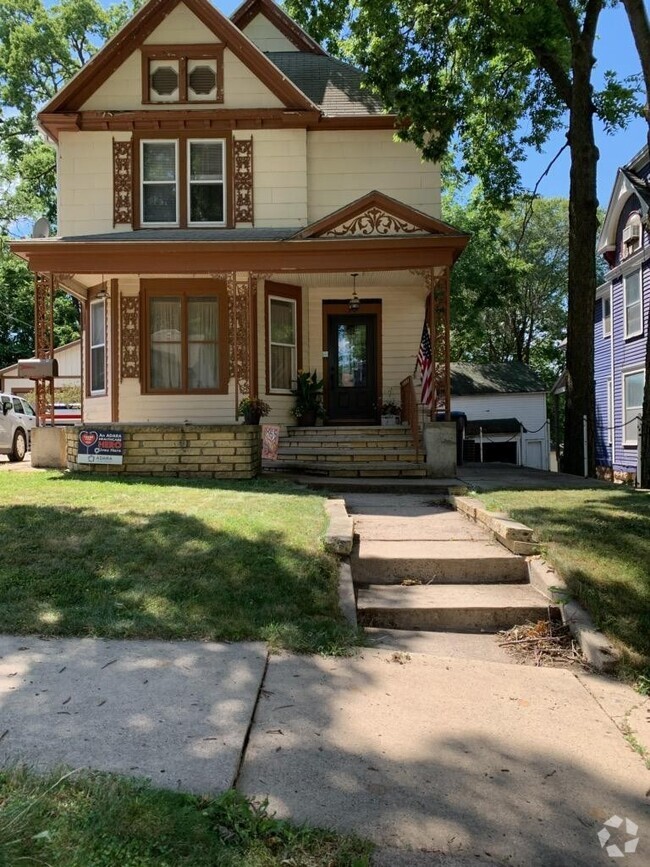 Building Photo - 318 Byron St Rental
