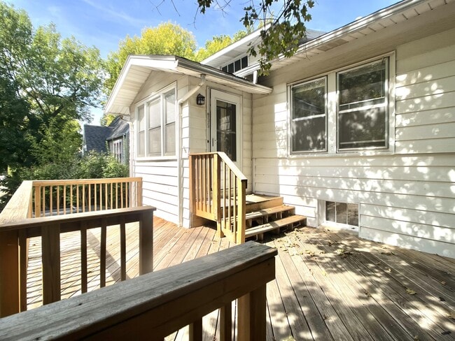 Photo - 806 John Farry Pl House