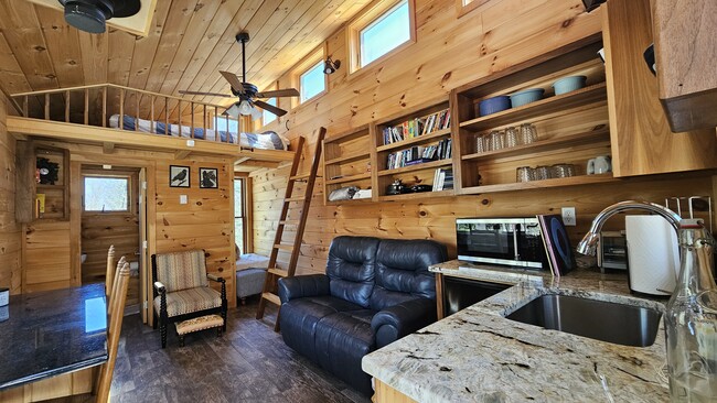 Building Photo - 111 Wiswall Hill Rd Unit Tiny home/mini cottage