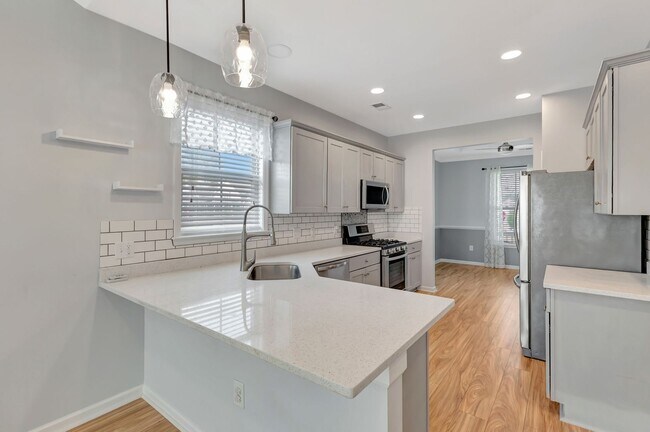 Photo - White Gables Home