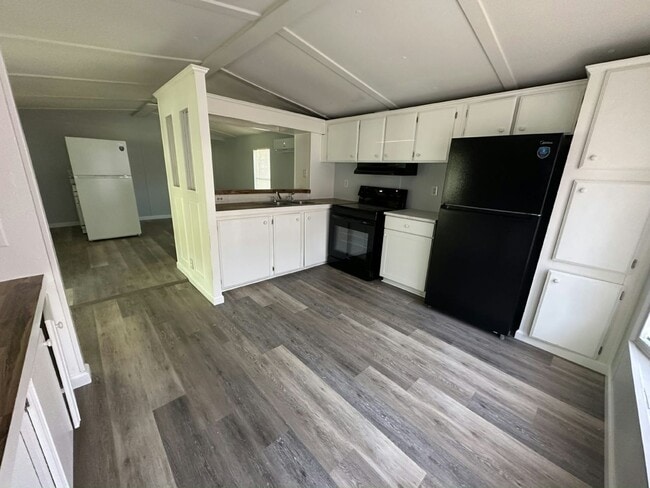 Photo - 130 S Suncoast Blvd