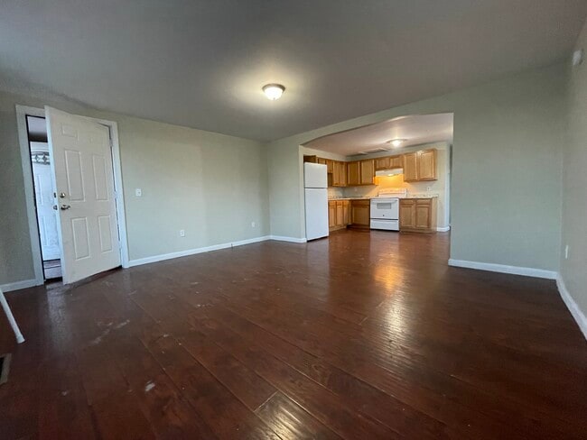 Photo - 316 W Gray St