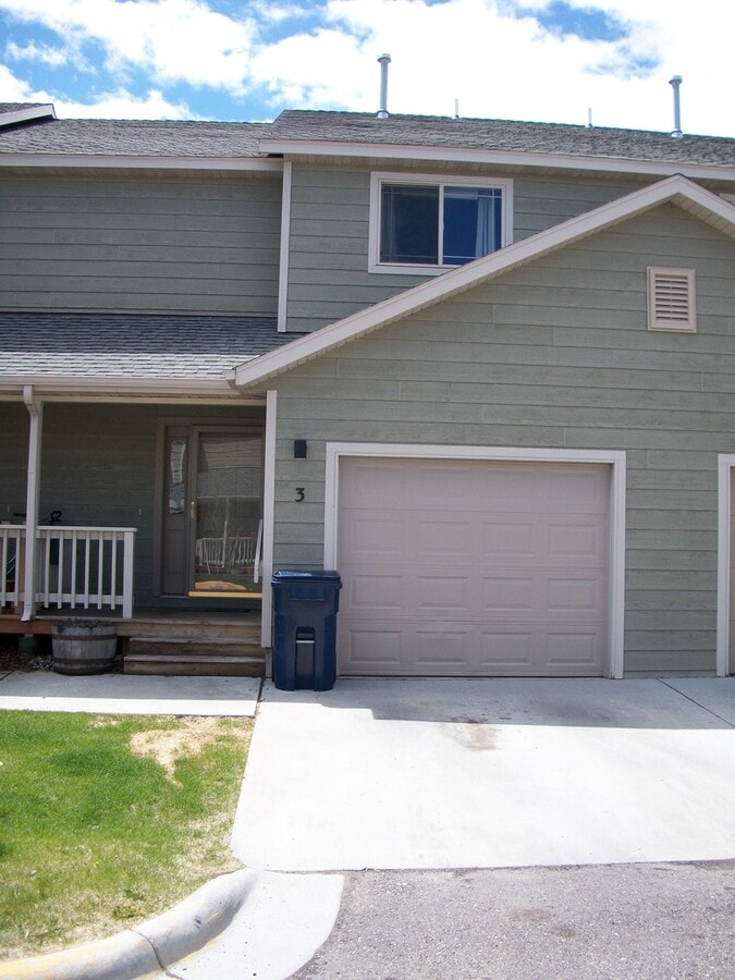 Photo - 3 Bedroom, 2 Bathroom Townhouse