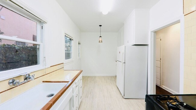 Photo - 132 N La Peer Dr Unit 132 N La Peer Dr  1