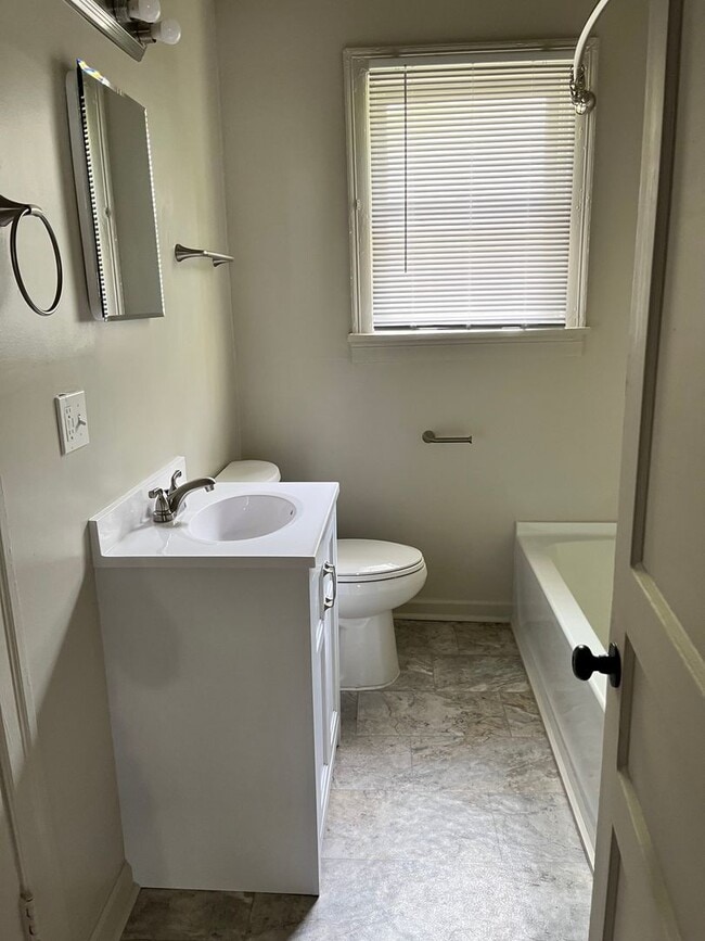 Photo - 2 bedroom cottage/ Madison