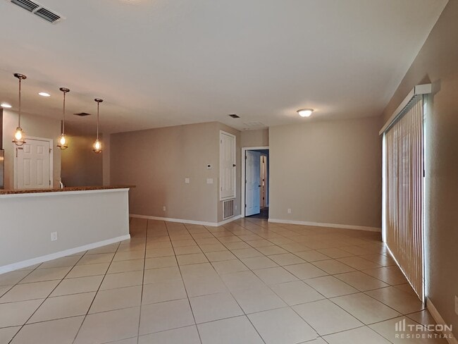 Photo - 4887 Rockvale Dr