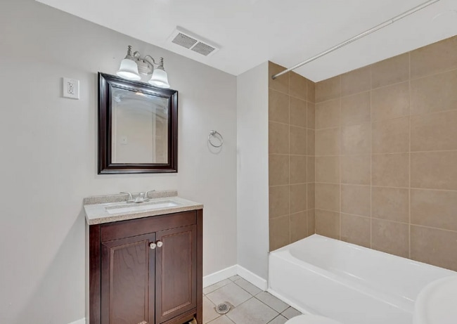 Photo - 11725 S Wentworth Ave