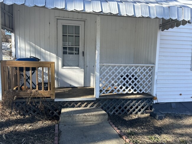 Photo - 215 N 4th St