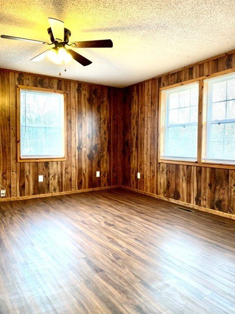 Photo - Charming 3-Bedroom Home with 2 Full Bathrooms in Woodlawn, TN - A Must-See Rental Property!