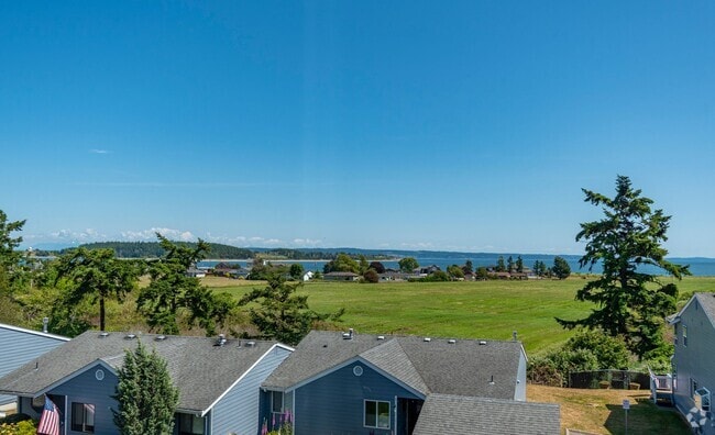 Building Photo - 3 Bedroom 2.5 Bath Waterview Townhome