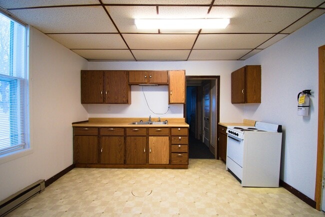 Photo - 222 4th St S