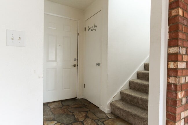 Photo - 2019 C St SE Unit B