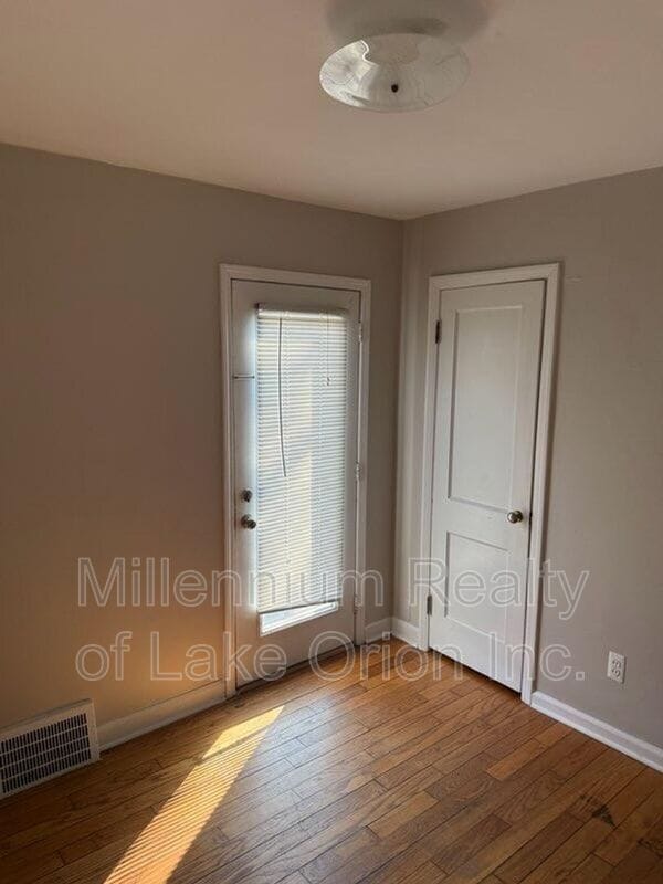 Photo - 2800 Ellwood Ave